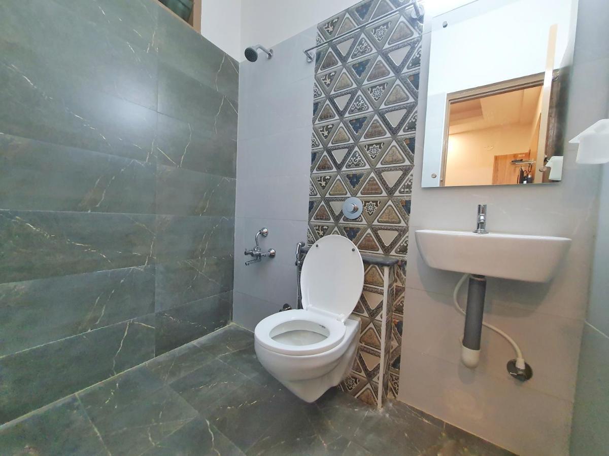 Hotel Court - Business Class - Near Railway Station 3*