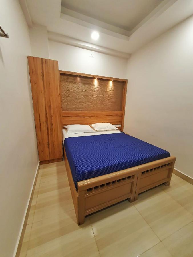 Court - Business Class - Near Railway Station 3*